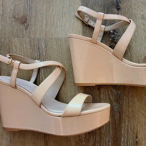 NEW IN BOX STUART WEITZMAN AVE 75 NUDE WEDGE SIZE 7, 37.5